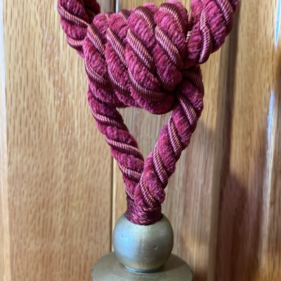 Luxury 23” Burgundy Rope Tieback with Fringed Tassel - Picture 4 of 7